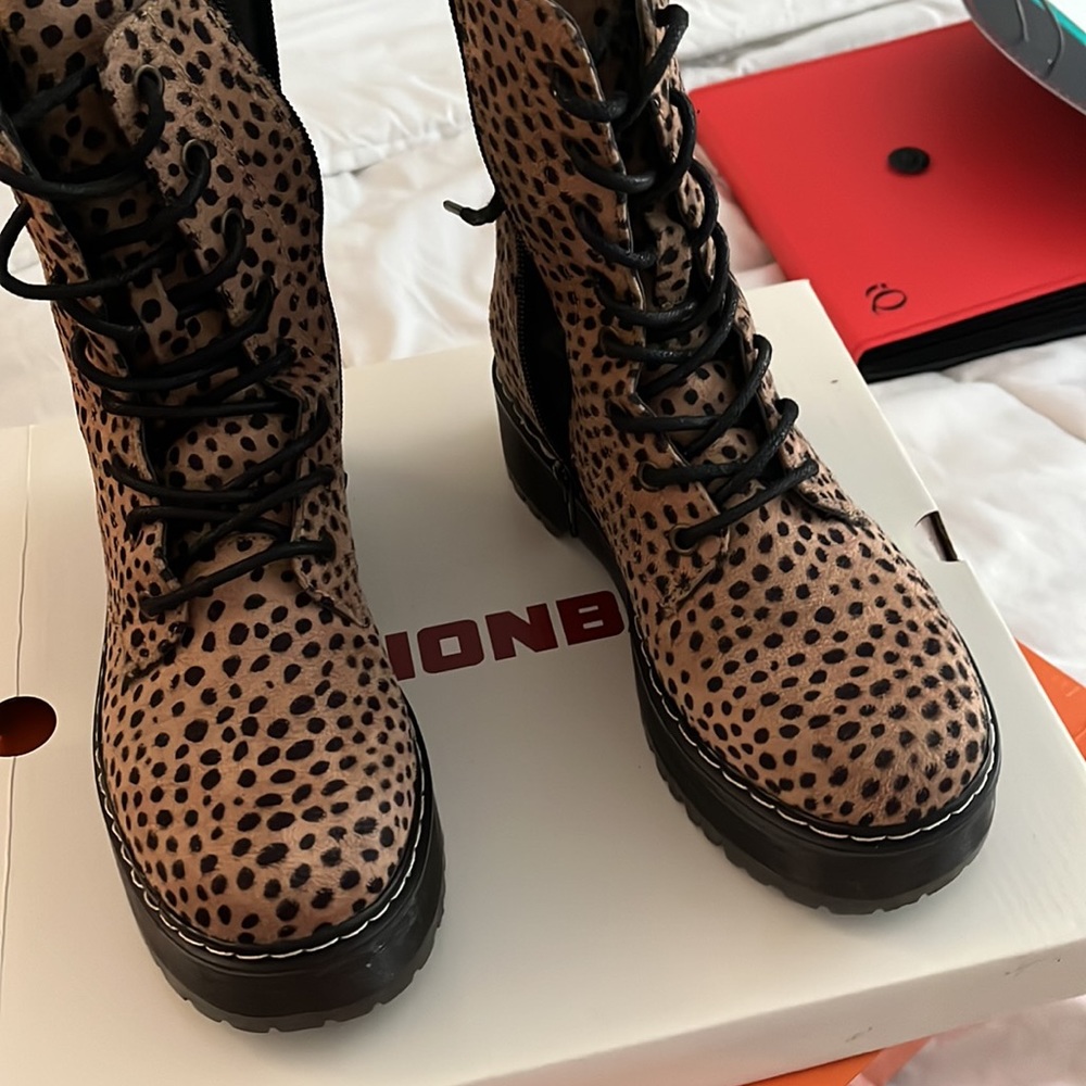 Brown combat Chita - Picture 3 of 5